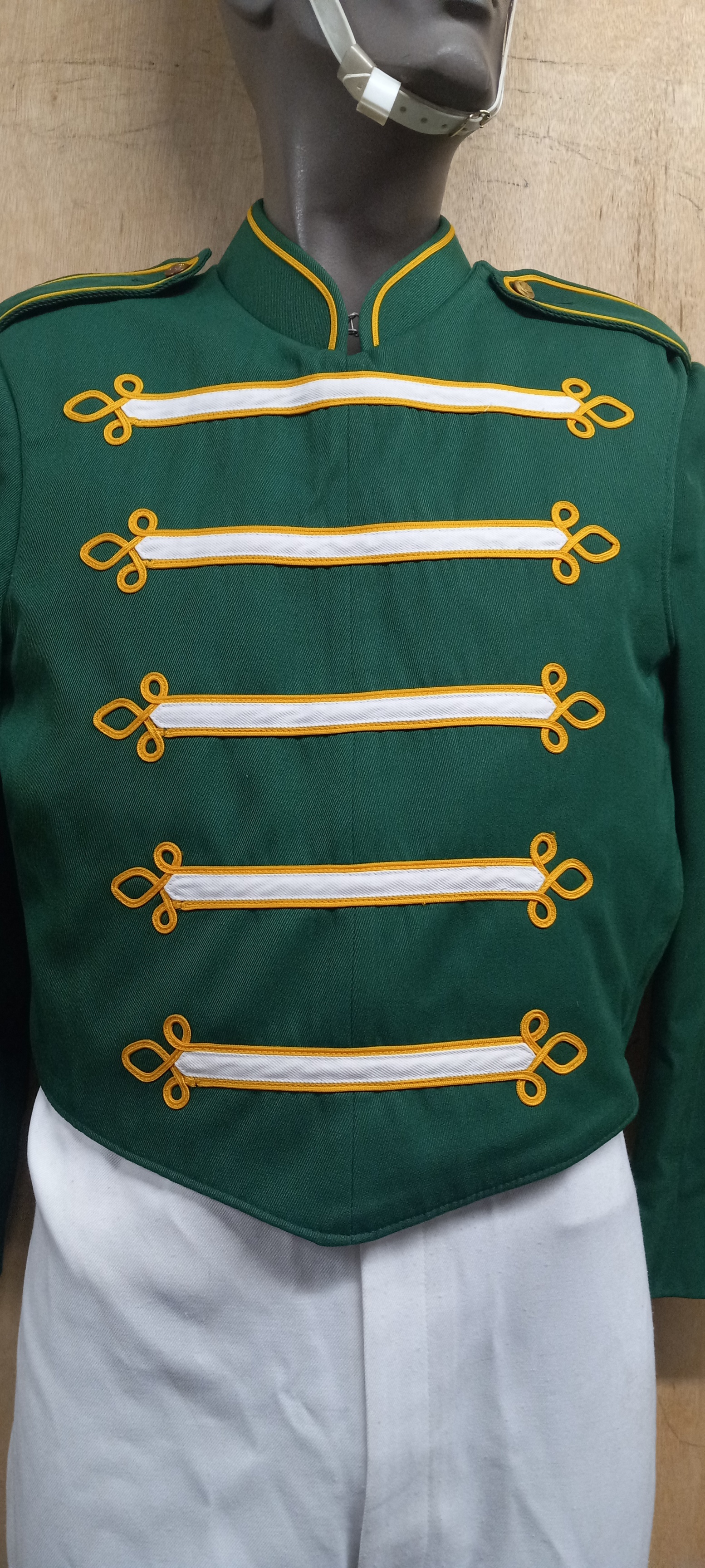 Set of 72 Traditional Green, White and Gold